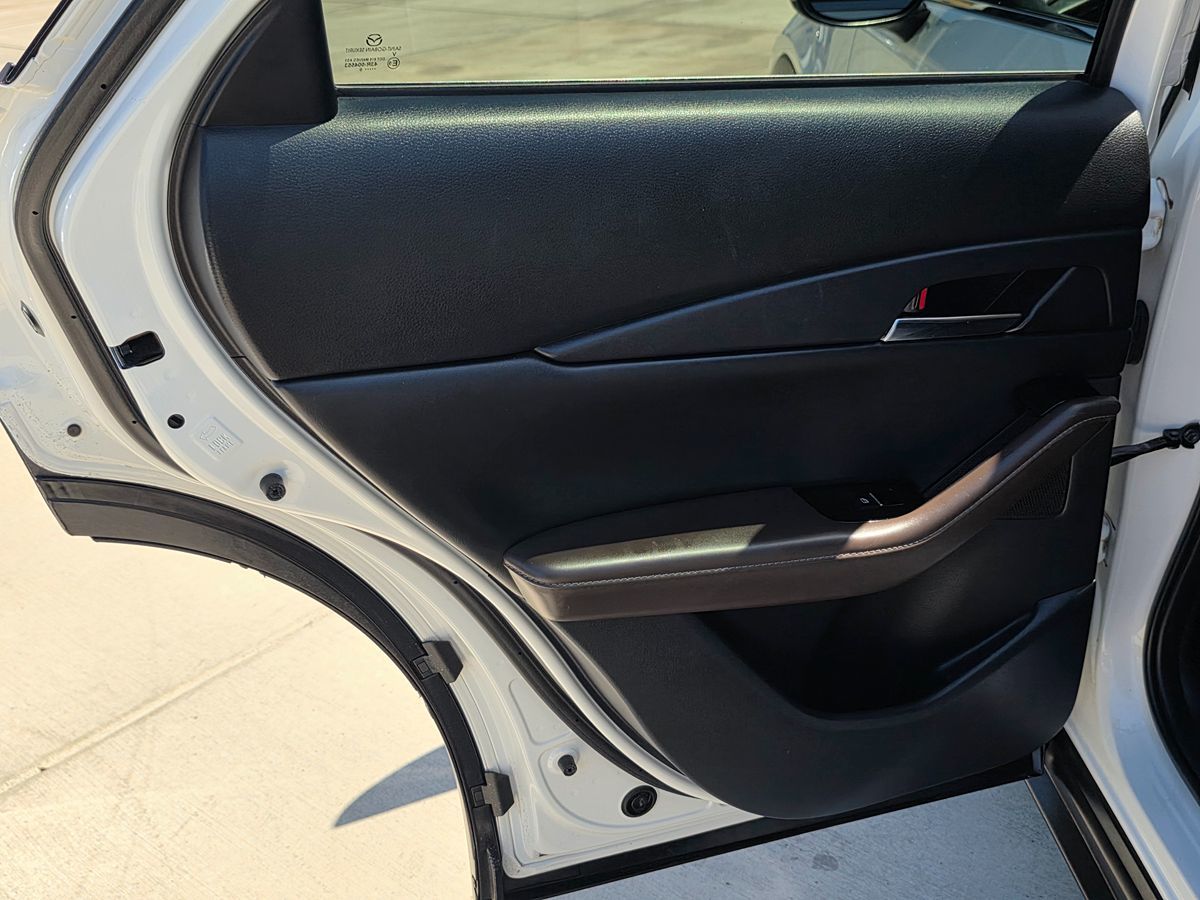 Mazda CX-30 photo 27
