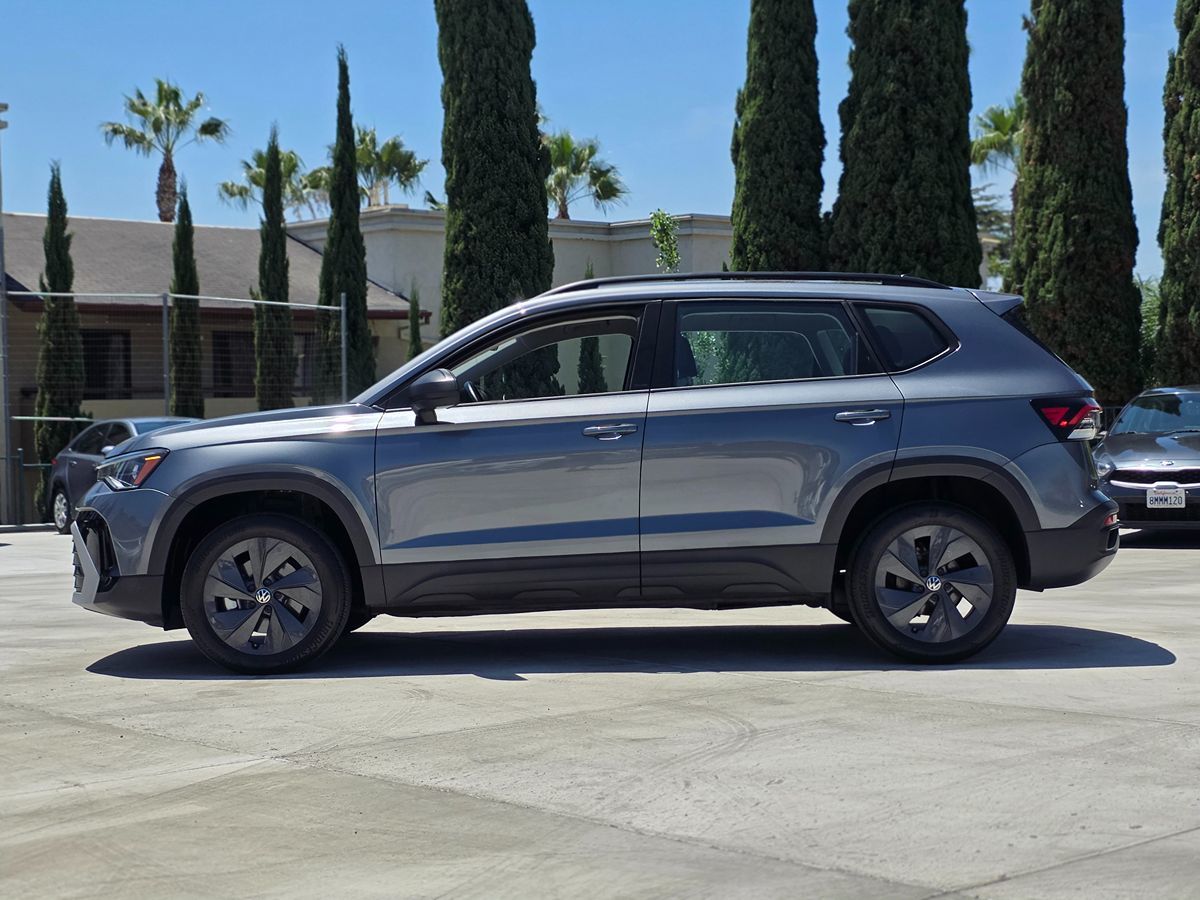Volkswagen Taos photo 5