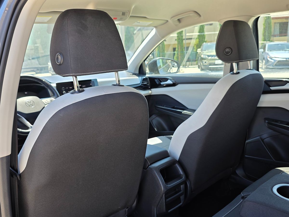 Volkswagen Taos photo 20