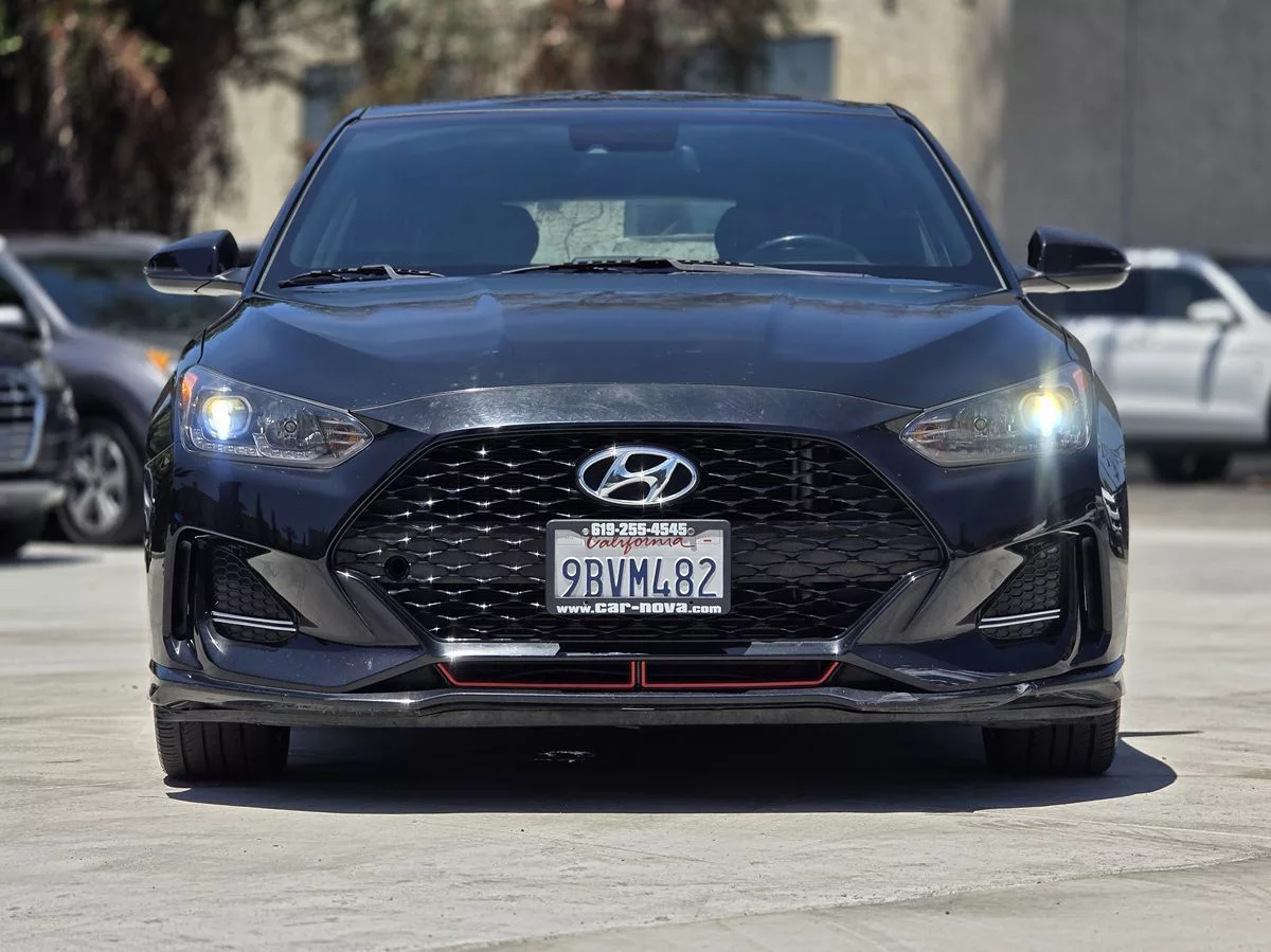 2020 Hyundai Veloster Turbo - Carnova Inc. photo 3