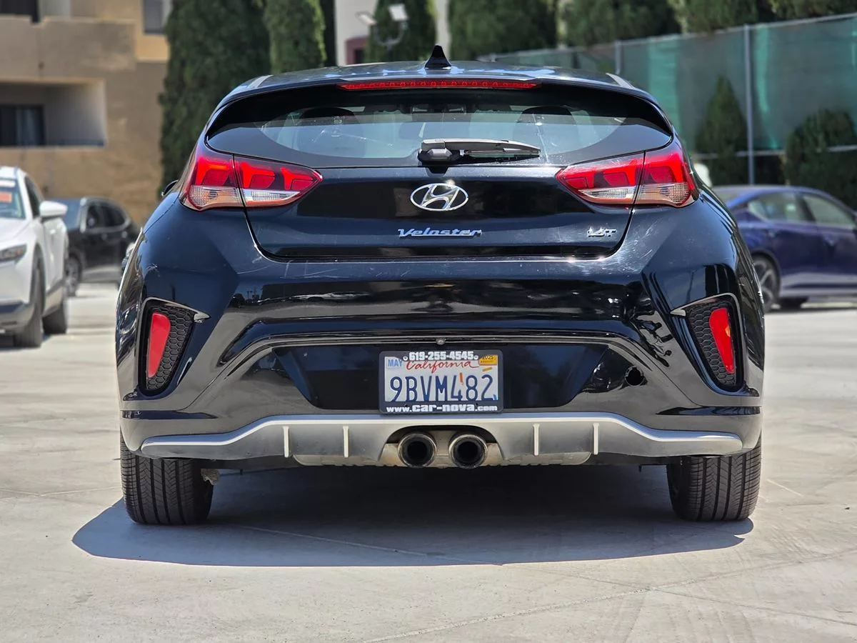 2020 Hyundai Veloster Turbo - Carnova Inc. photo 6