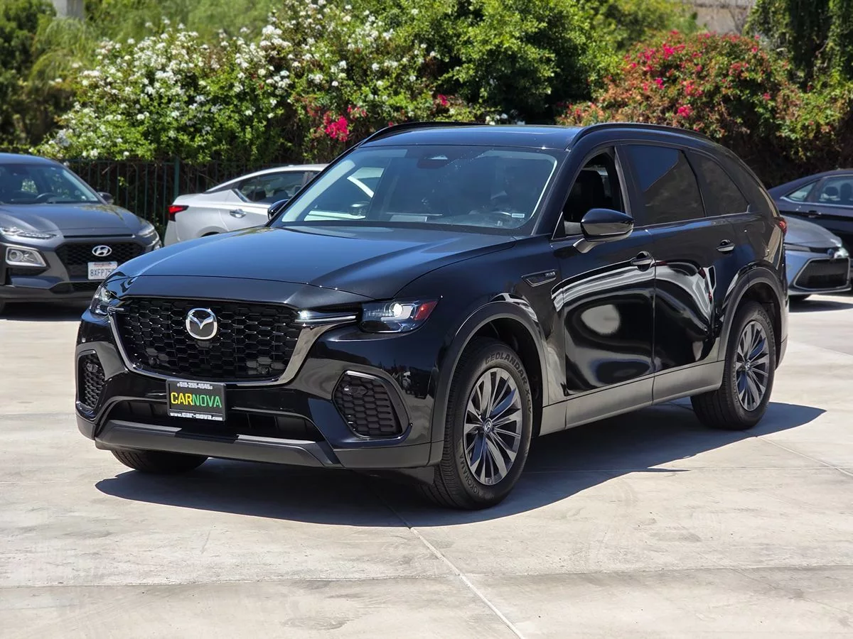 2025 Mazda CX-70 3.3 Turbo Preferred Package - Carnova Inc. photo 4