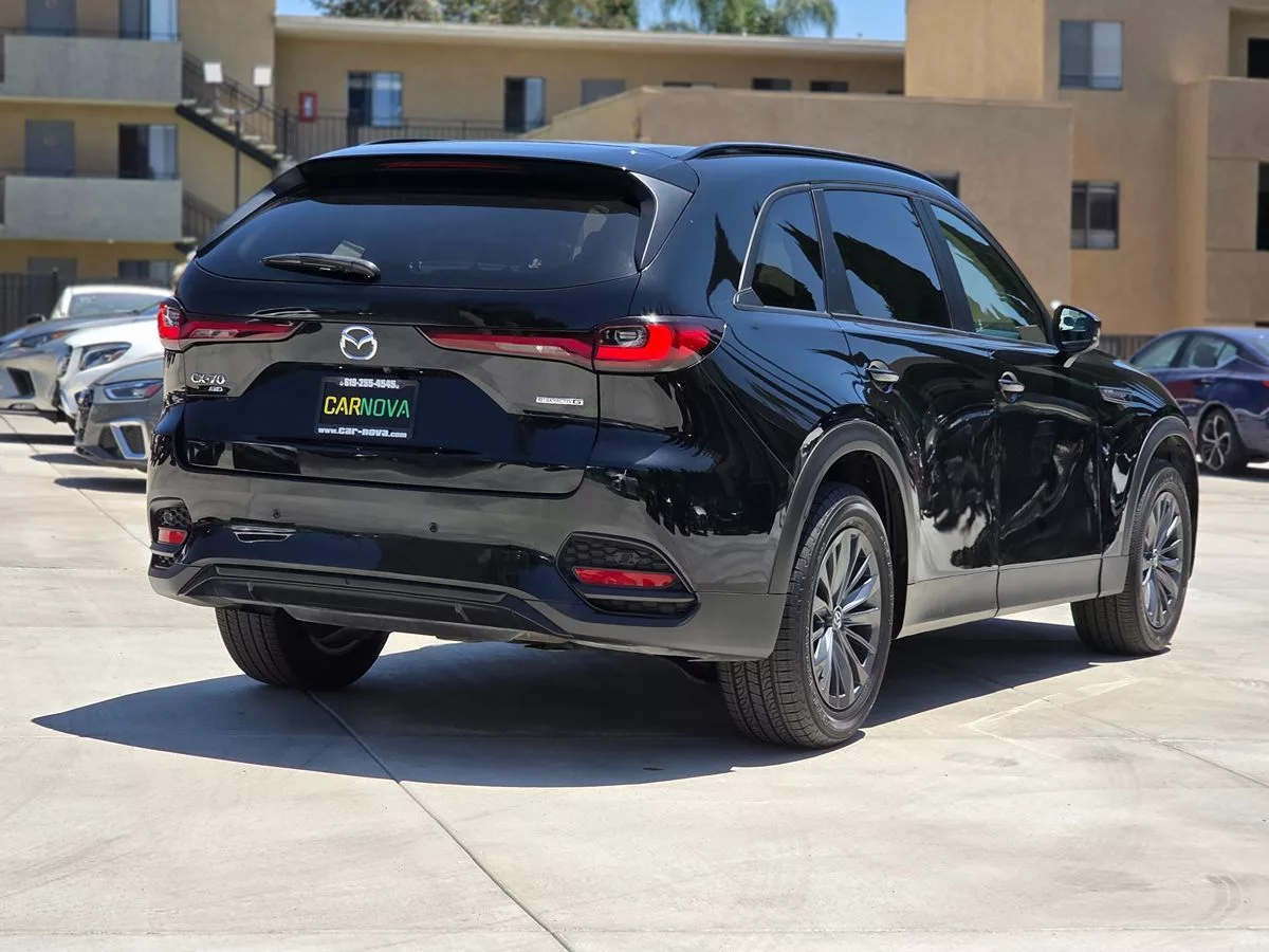 2025 Mazda CX-70 3.3 Turbo Preferred Package - Carnova Inc. photo 8