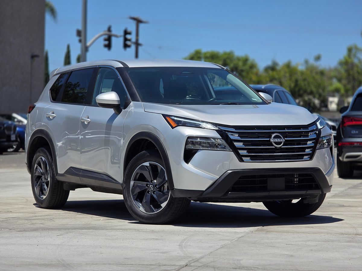 Nissan Rogue photo 2