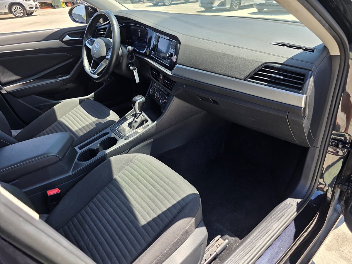 Volkswagen Jetta photo 9