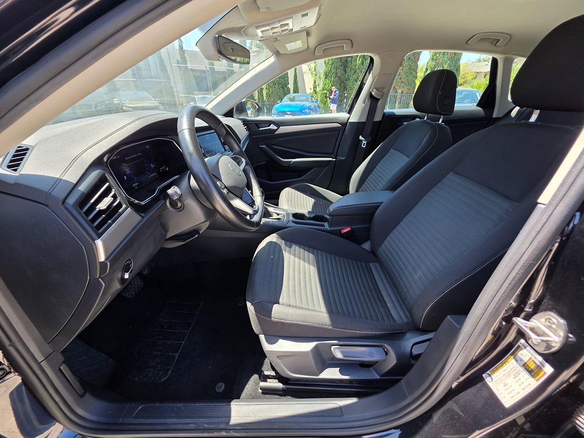 Volkswagen Jetta photo 14