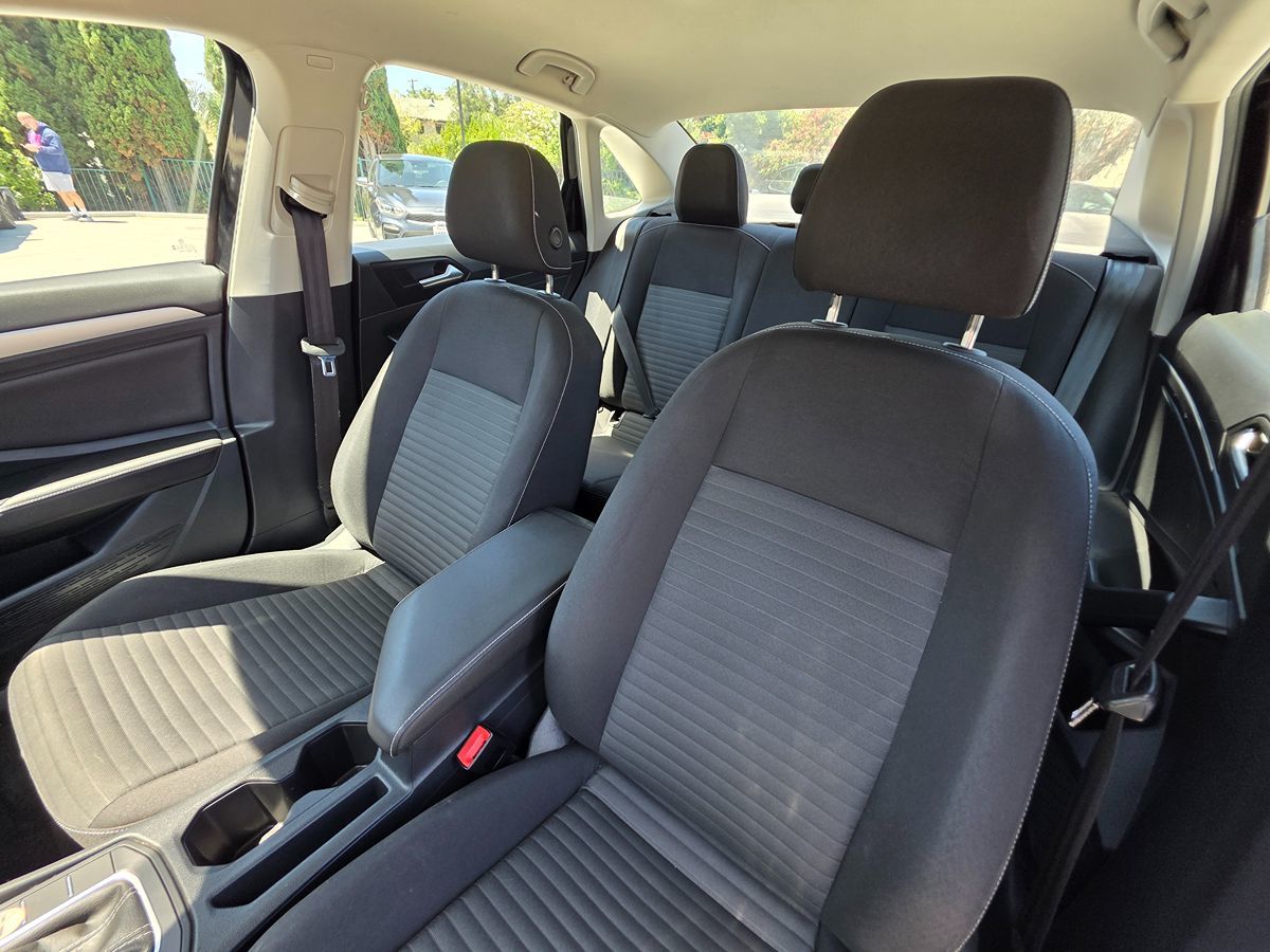 Volkswagen Jetta photo 15