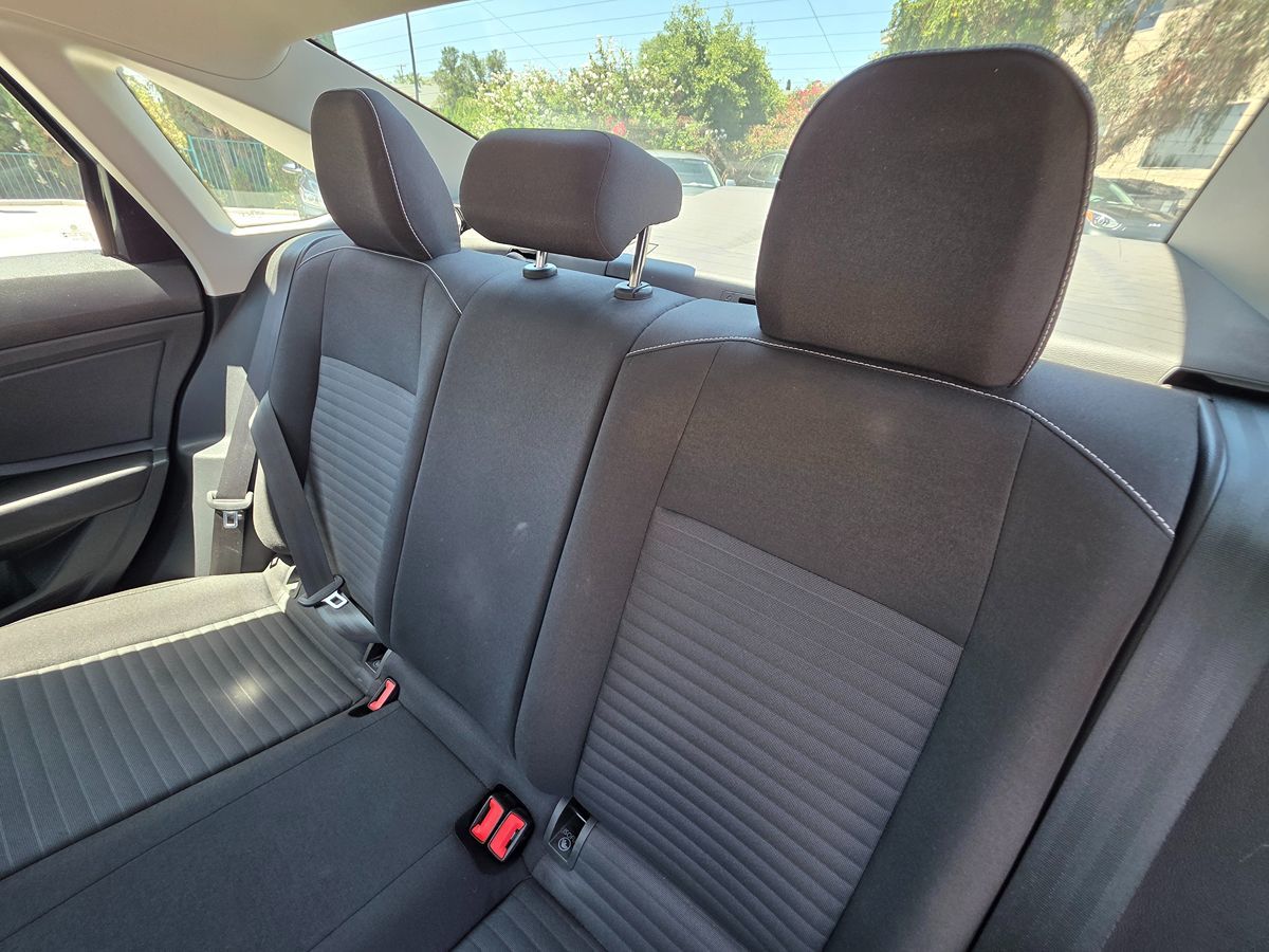 Volkswagen Jetta photo 17