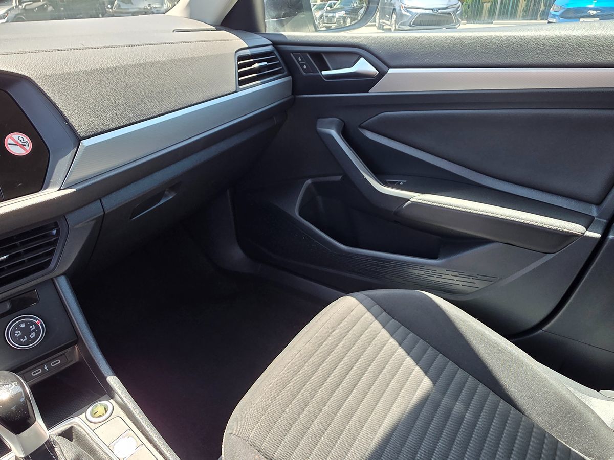 Volkswagen Jetta photo 30