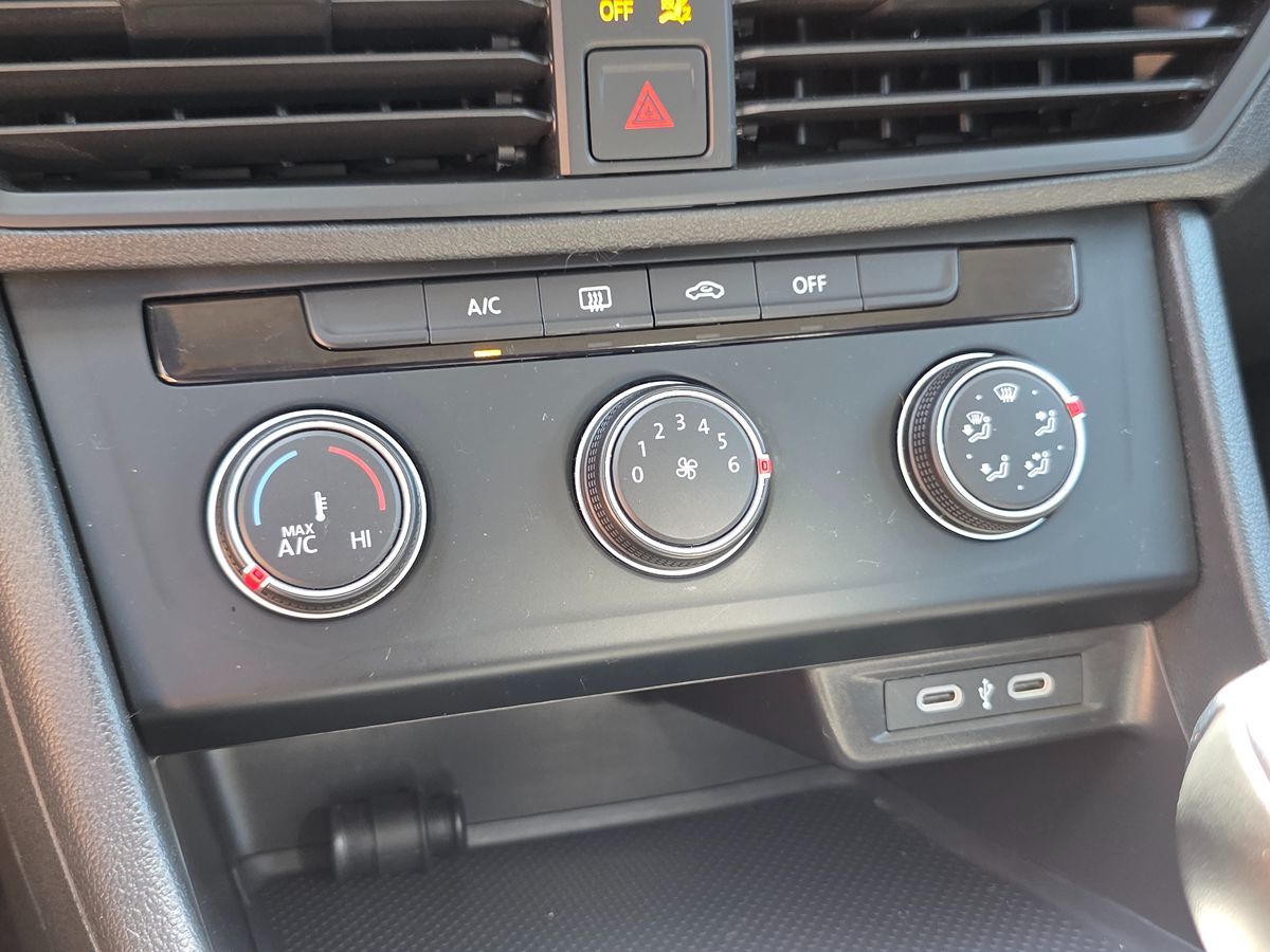 Volkswagen Jetta photo 35
