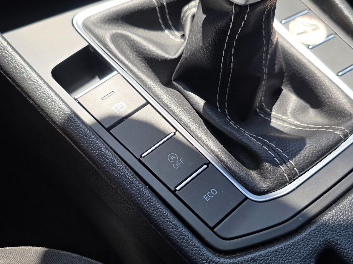 Volkswagen Jetta photo 37
