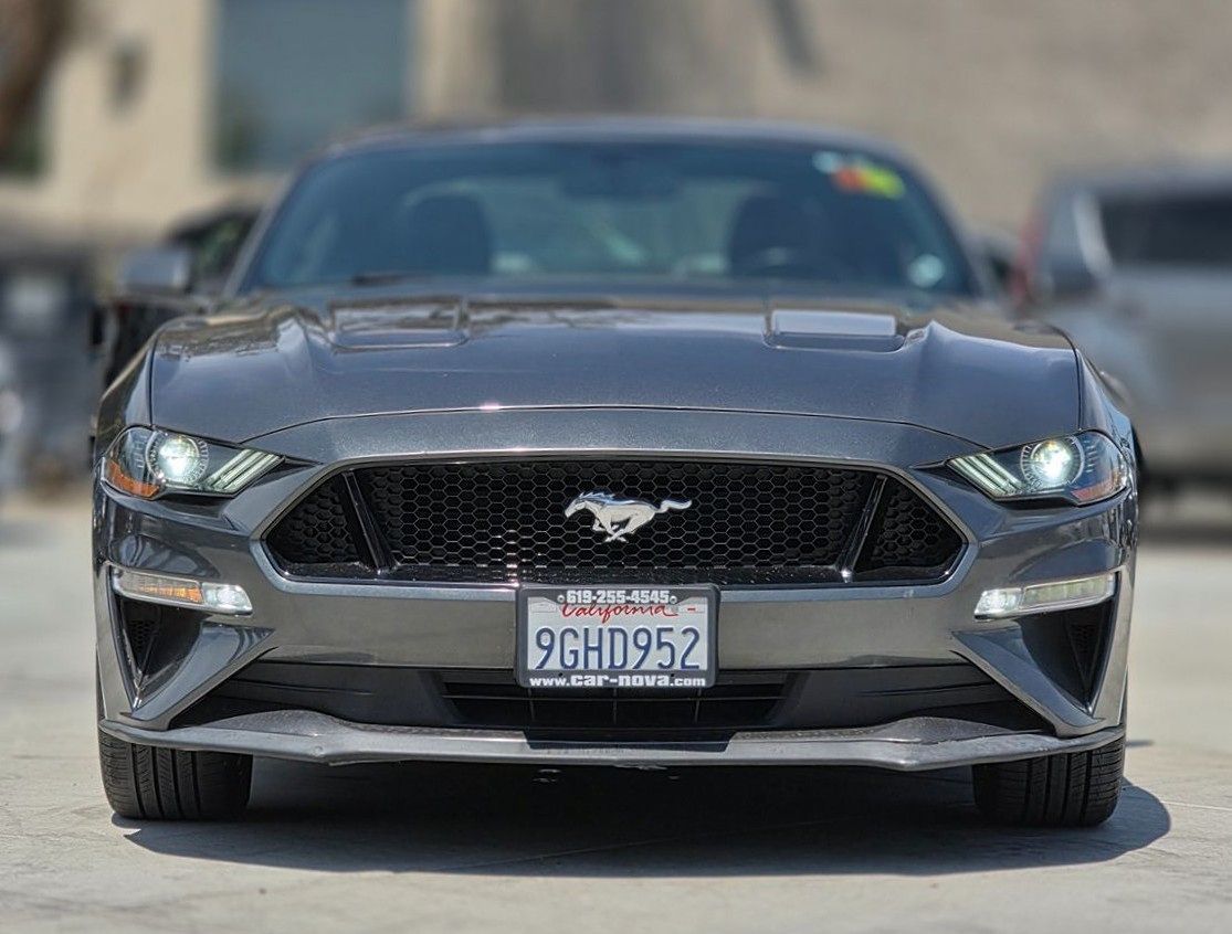 Ford Mustang photo 3