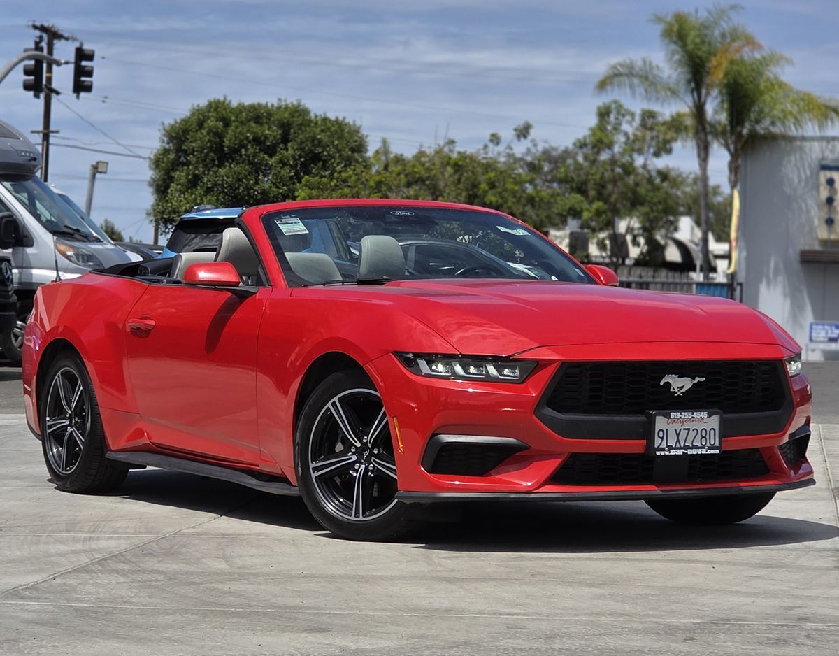 Ford Mustang photo 2