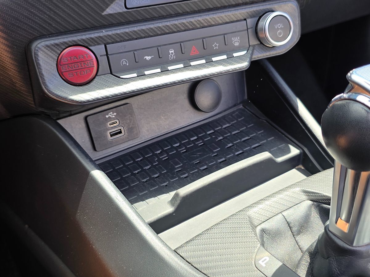 Ford Mustang photo 35
