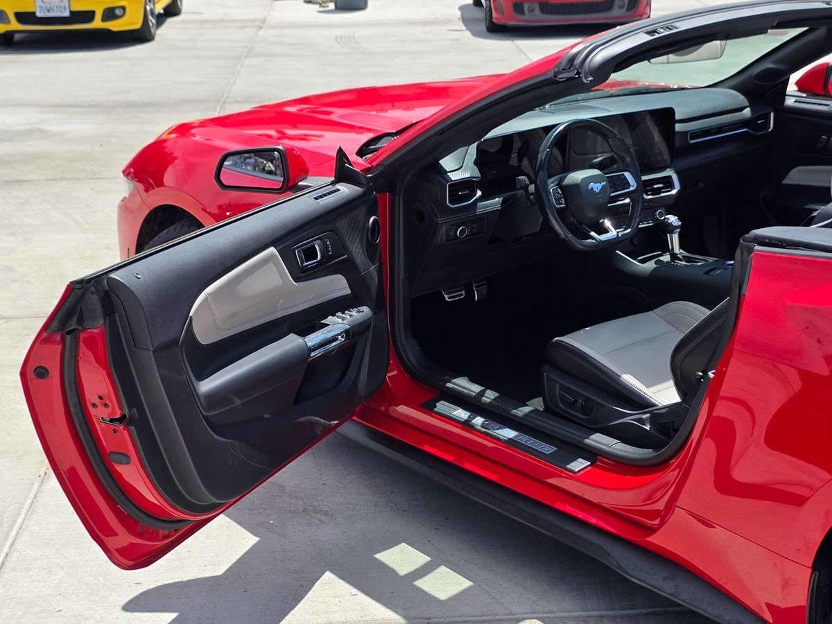 Ford Mustang photo 42