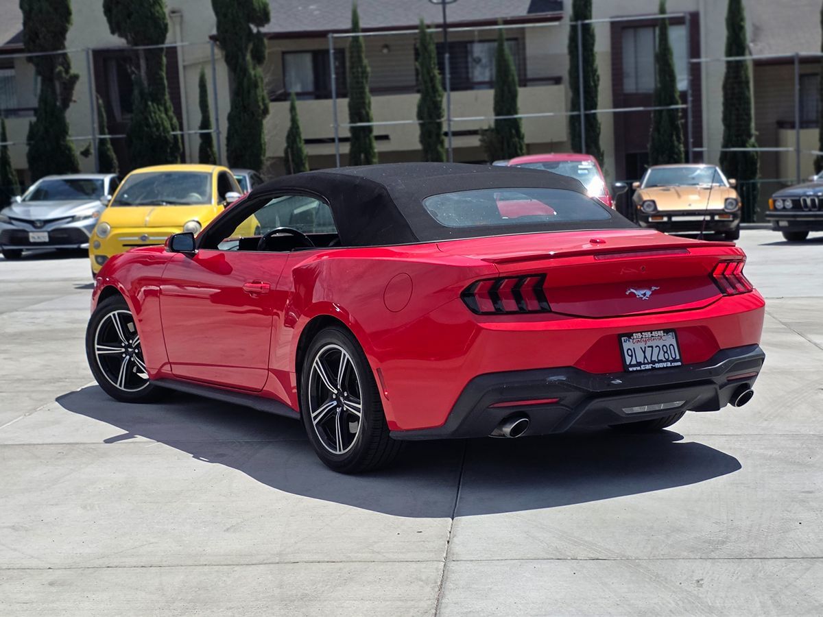 Ford Mustang photo 9