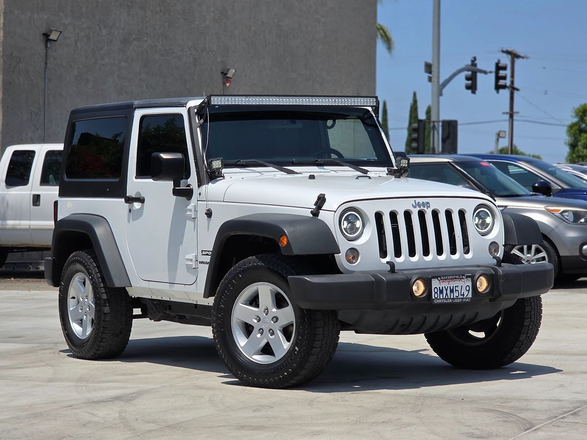 Jeep Wrangler photo 2