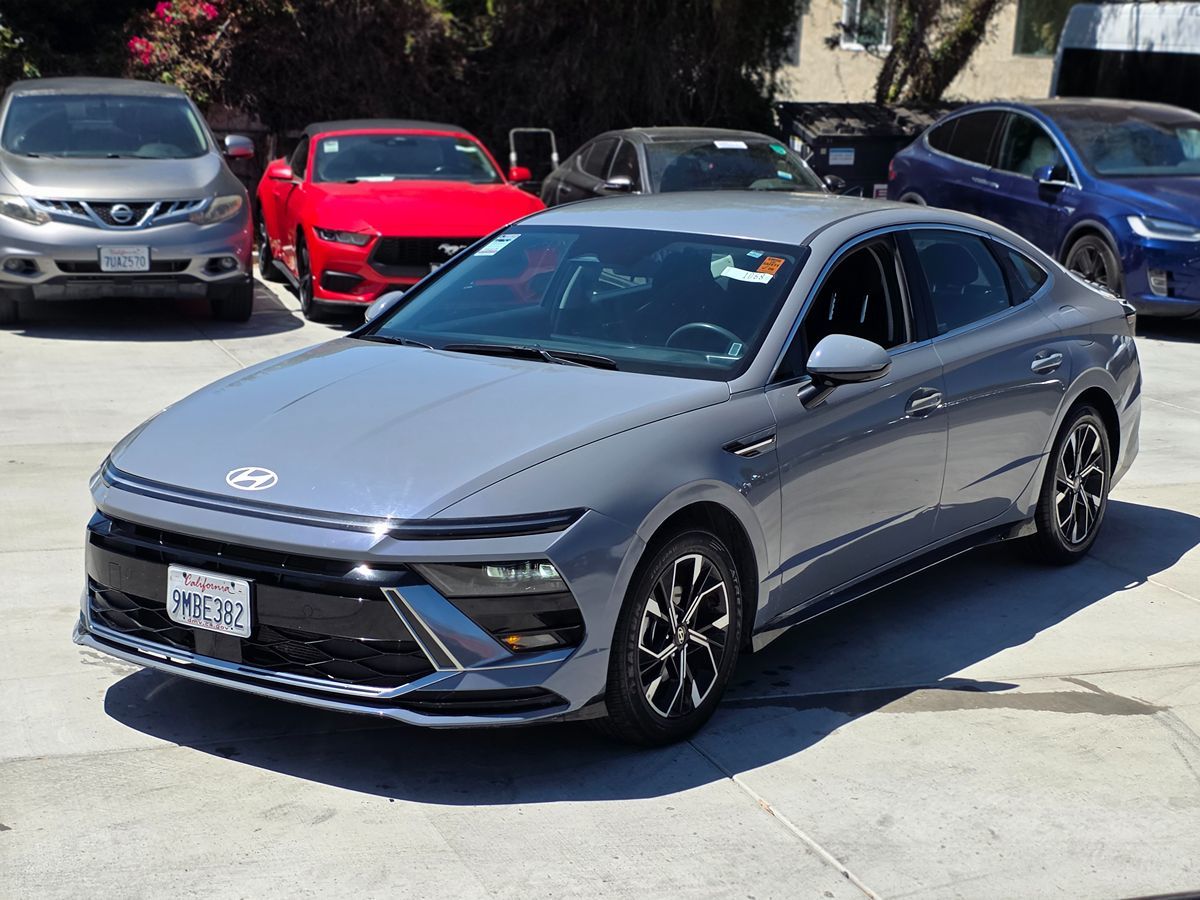 Hyundai Sonata photo 6