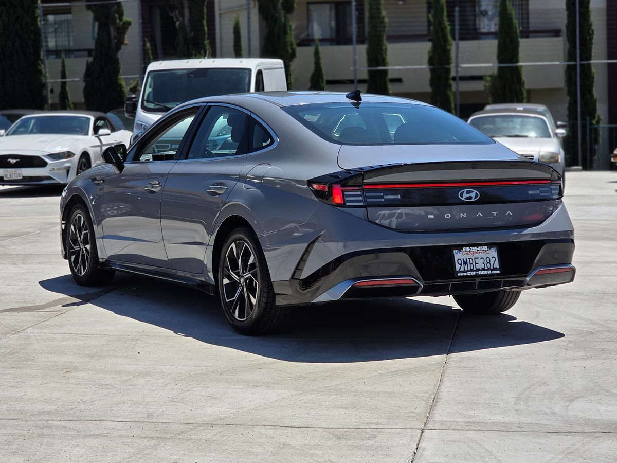 Hyundai Sonata photo 7