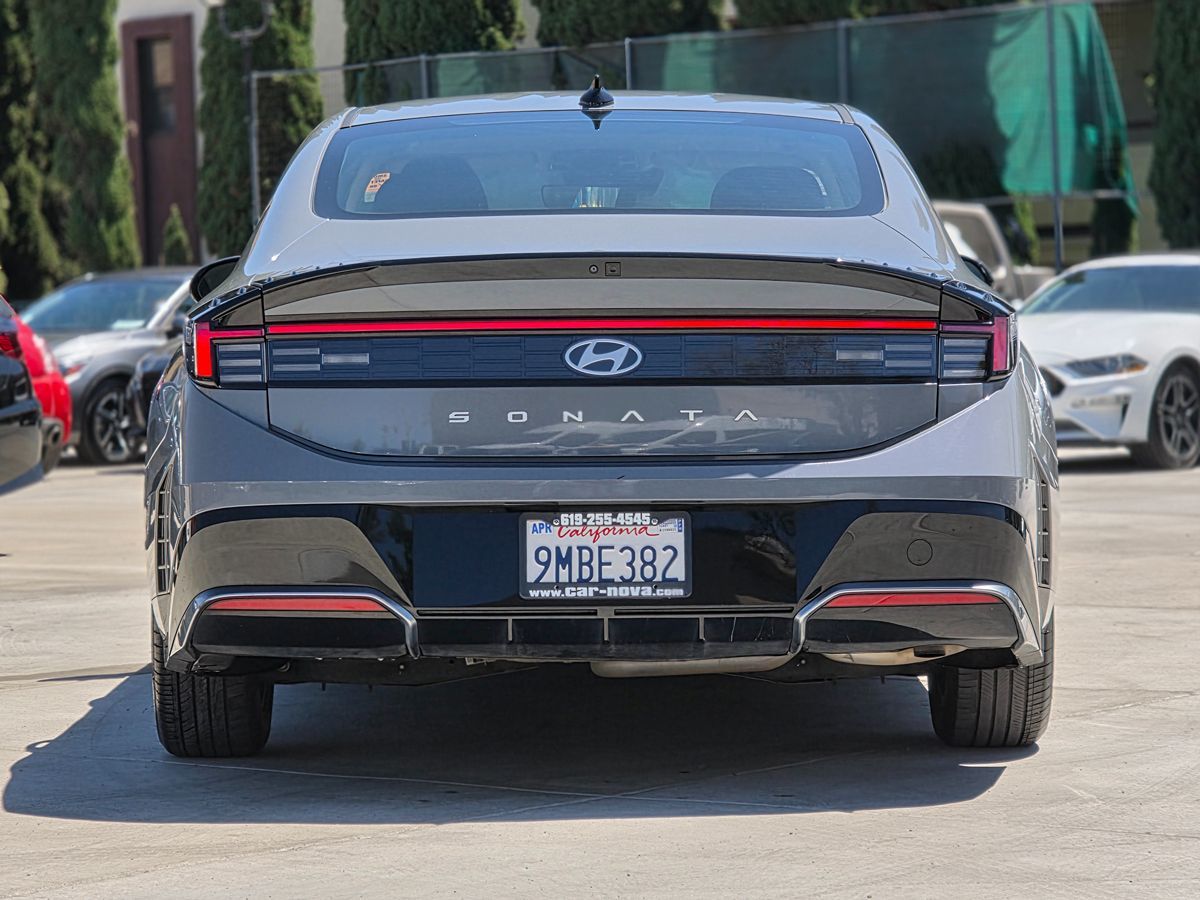 Hyundai Sonata photo 8