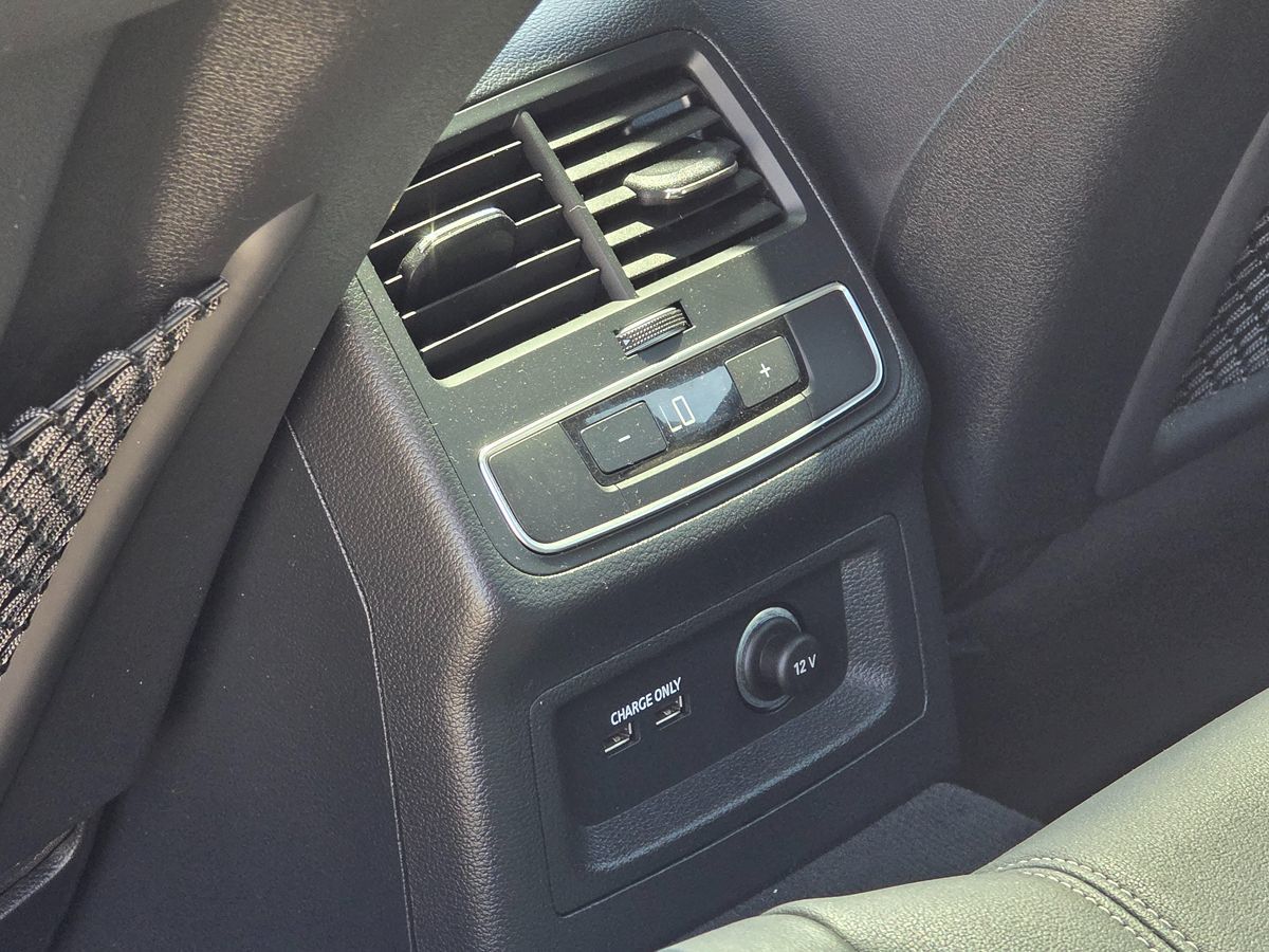 Audi A4 photo 23