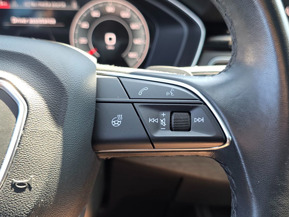 Audi A4 photo 32