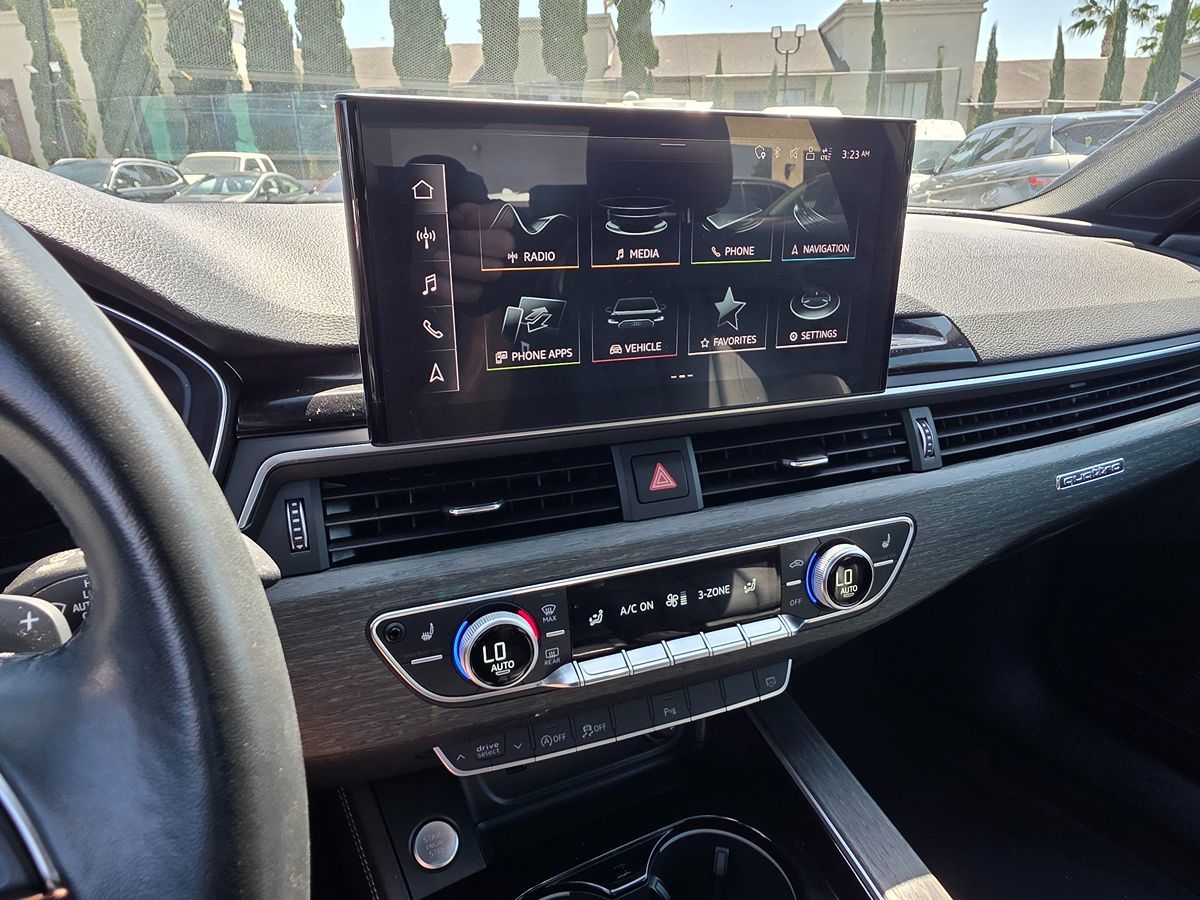 Audi A4 photo 33