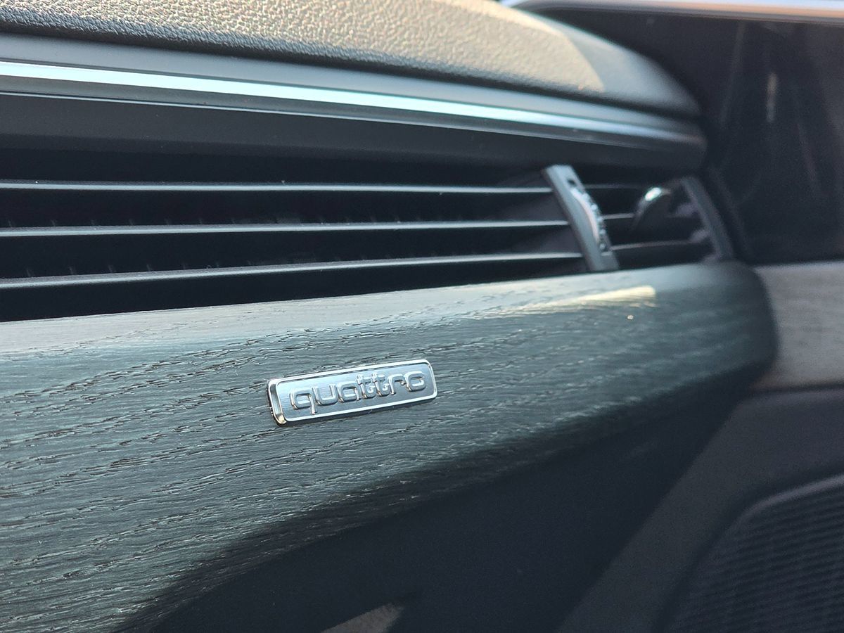 Audi A4 photo 50