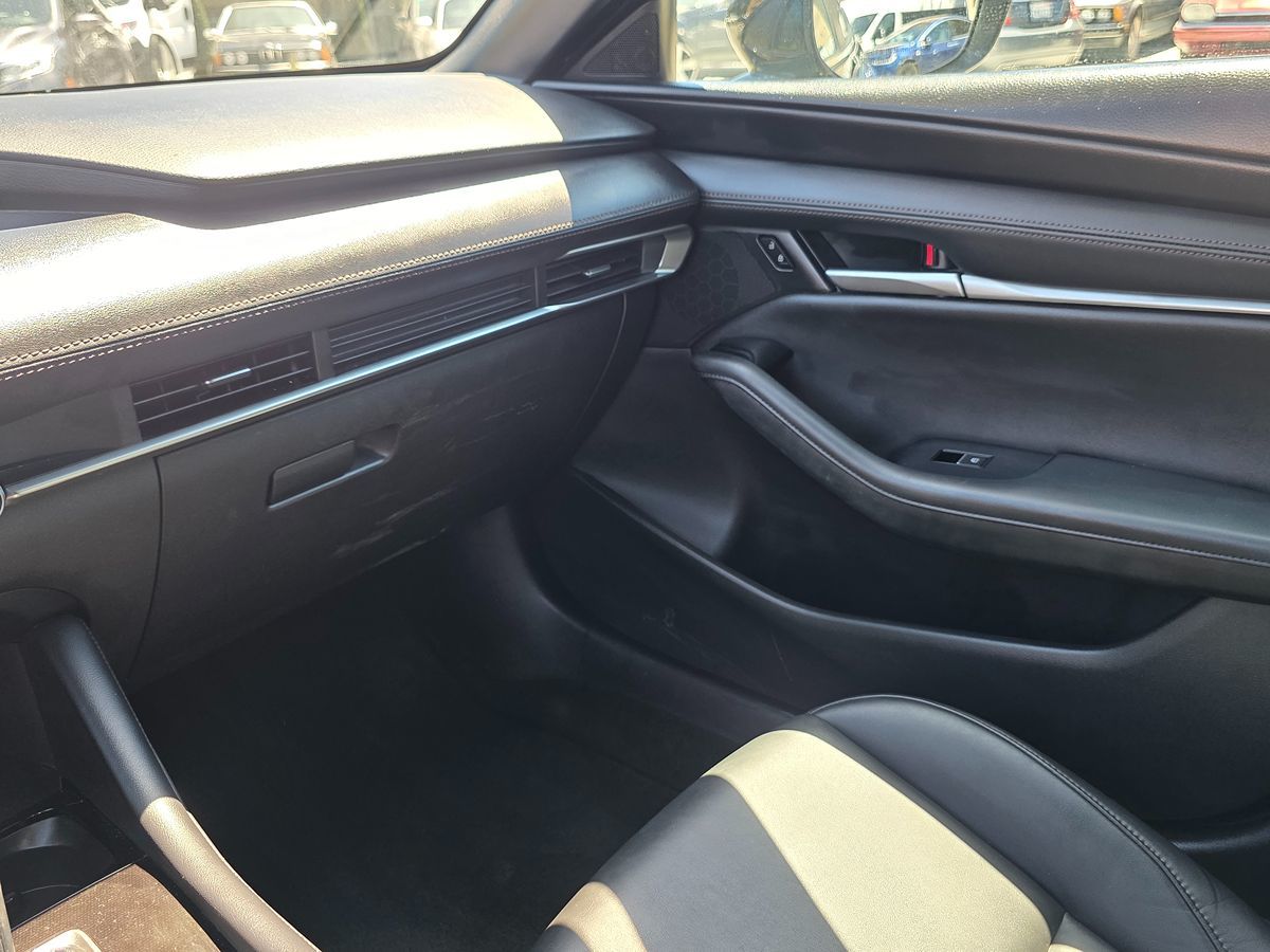 Mazda Mazda3 photo 32