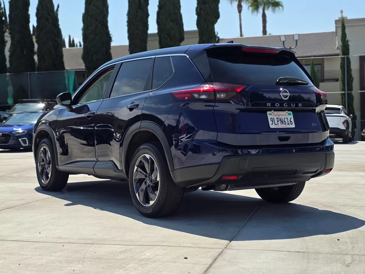 2024 Nissan Rogue SV - Carnova Inc. photo 7