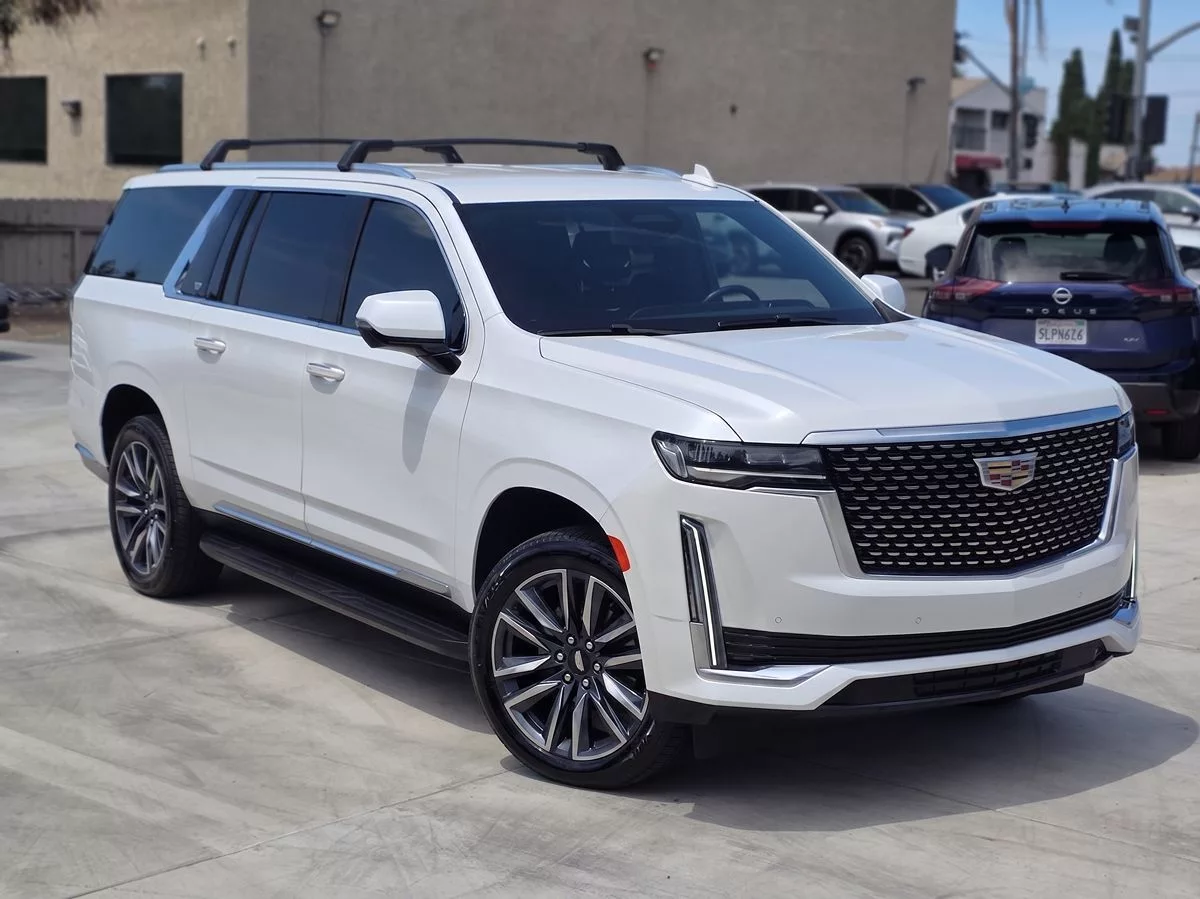 2021 Cadillac Escalade ESV Luxury - Carnova Inc. photo 4