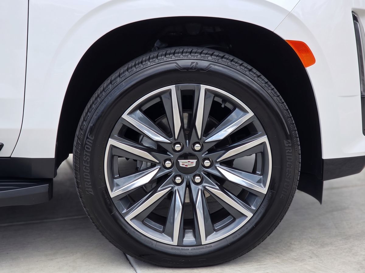 Cadillac Escalade ESV photo 14