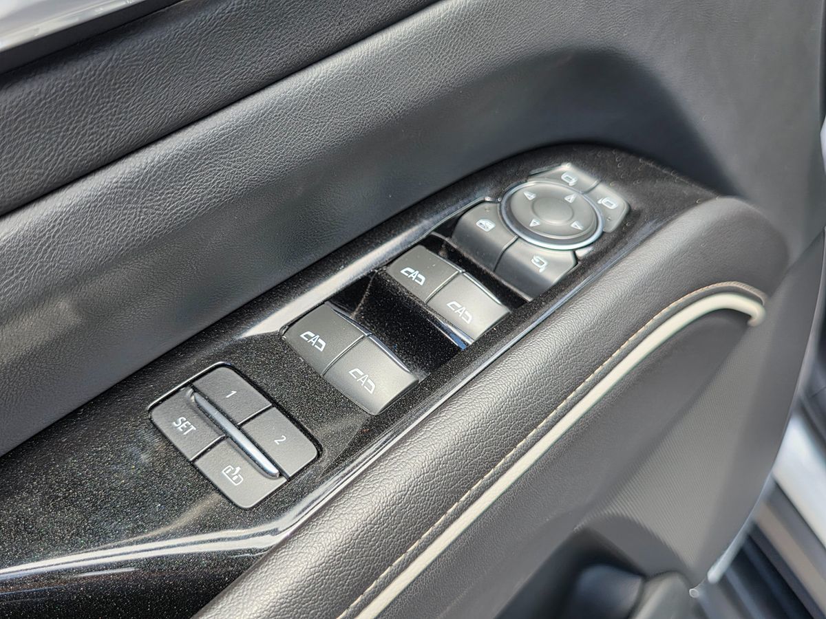 Cadillac Escalade ESV photo 33