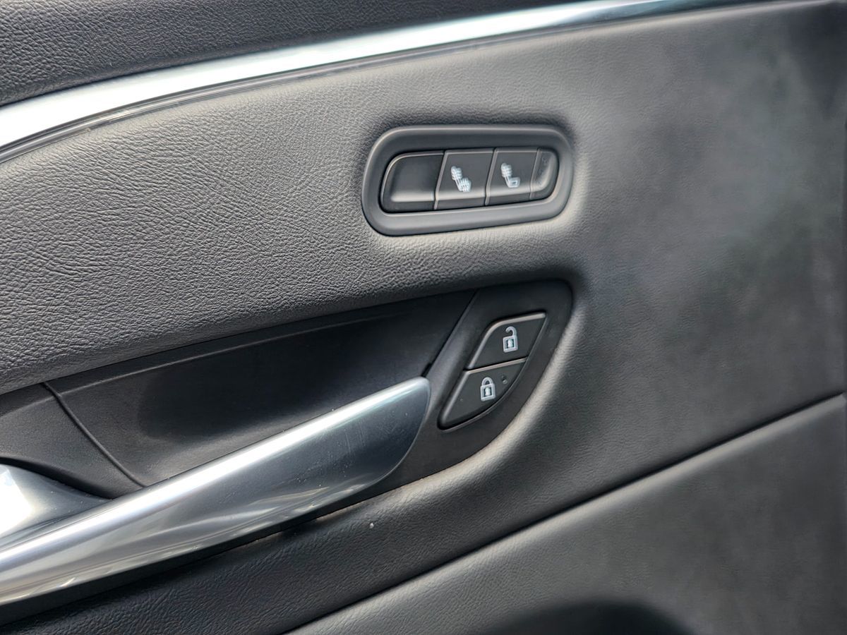 Cadillac Escalade ESV photo 34