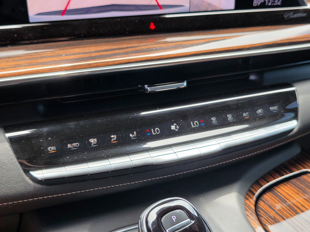 Cadillac Escalade ESV photo 45