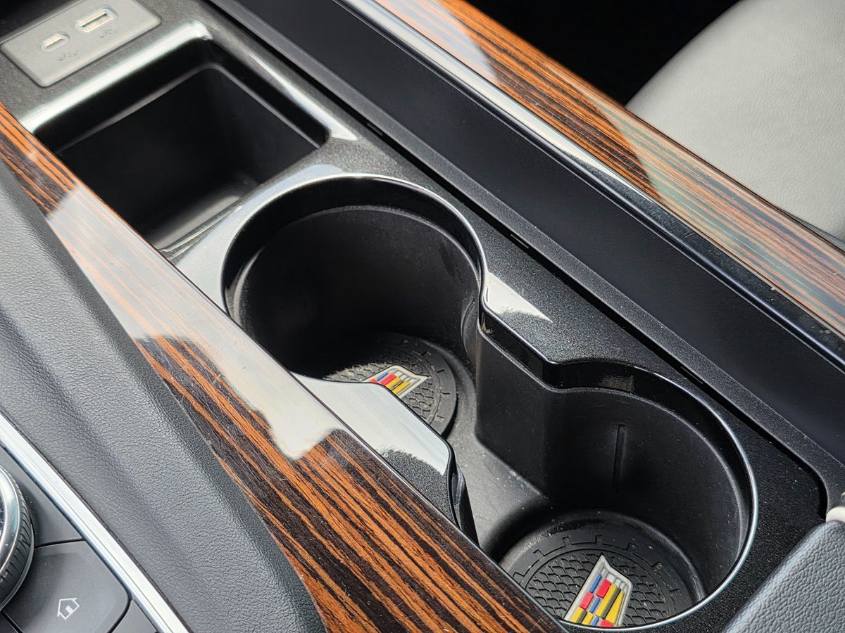 Cadillac Escalade ESV photo 51