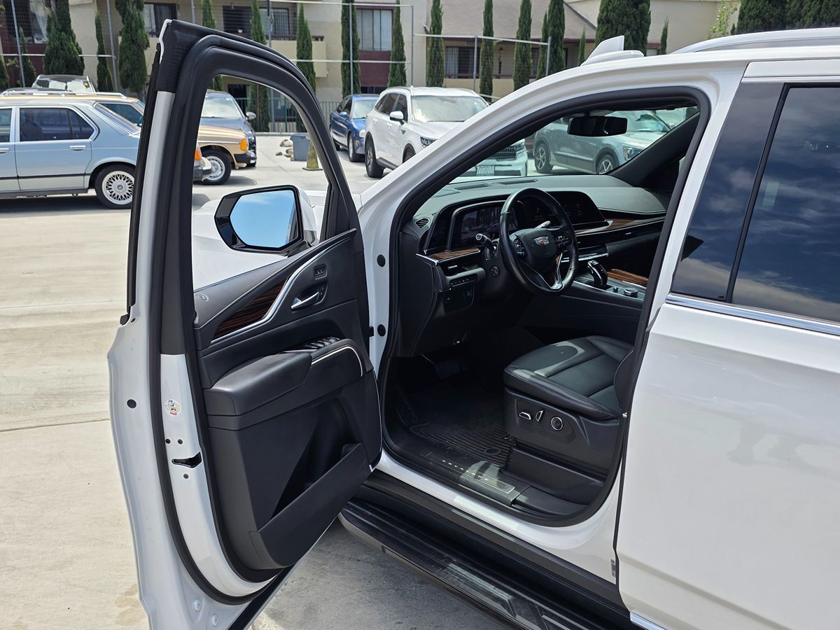 Cadillac Escalade ESV photo 60