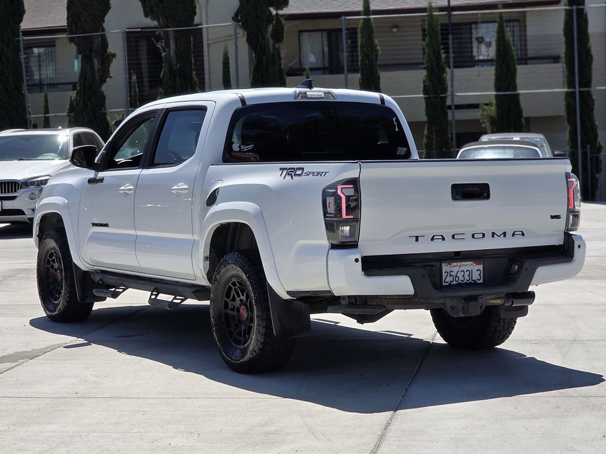 Toyota Tacoma photo 8