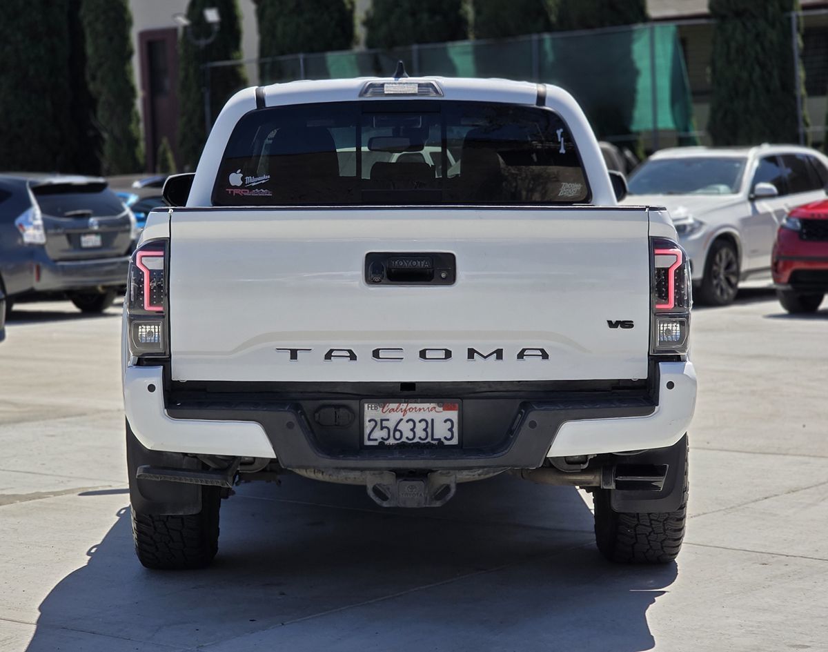 Toyota Tacoma photo 9