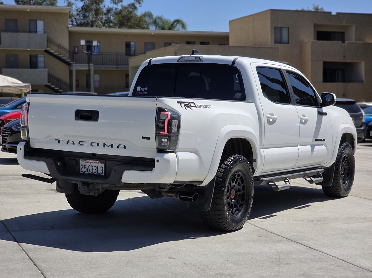 Toyota Tacoma photo 10