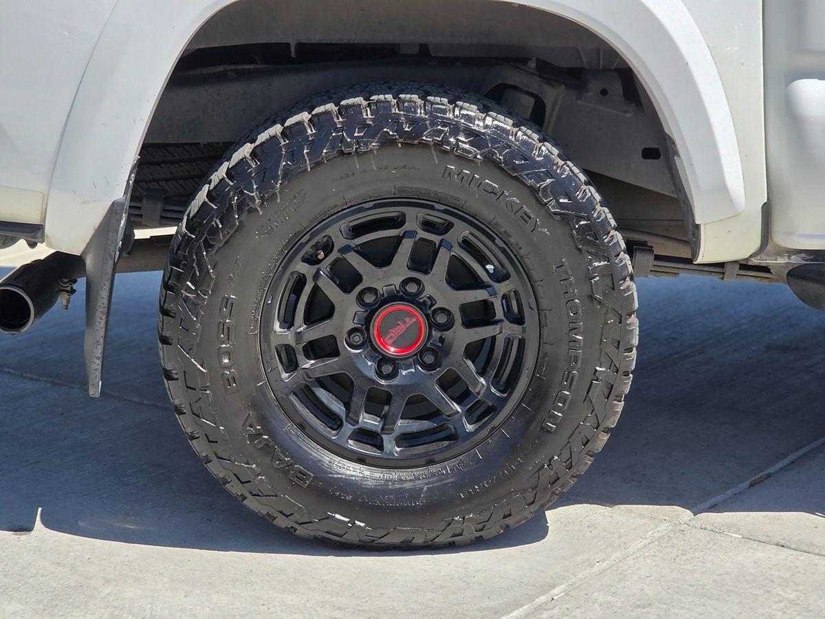 Toyota Tacoma photo 11