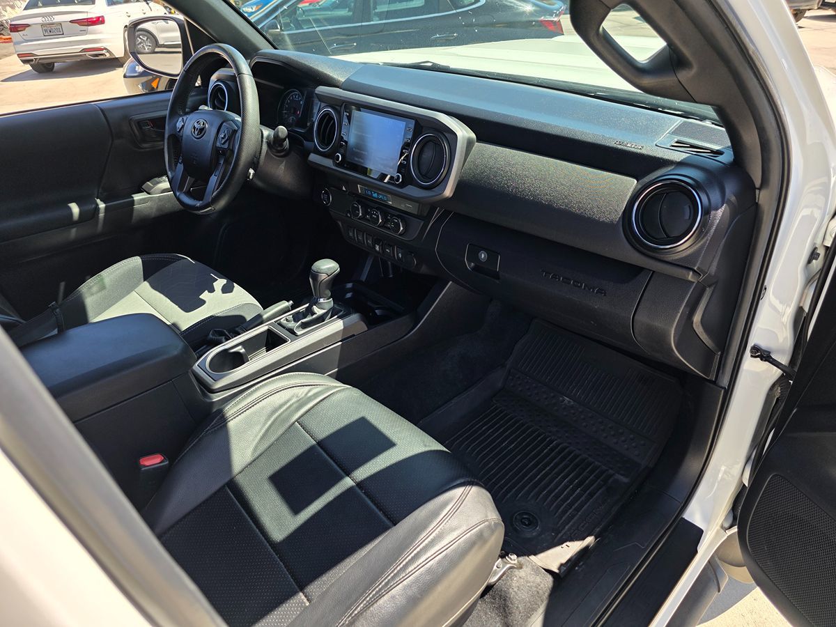 Toyota Tacoma photo 13