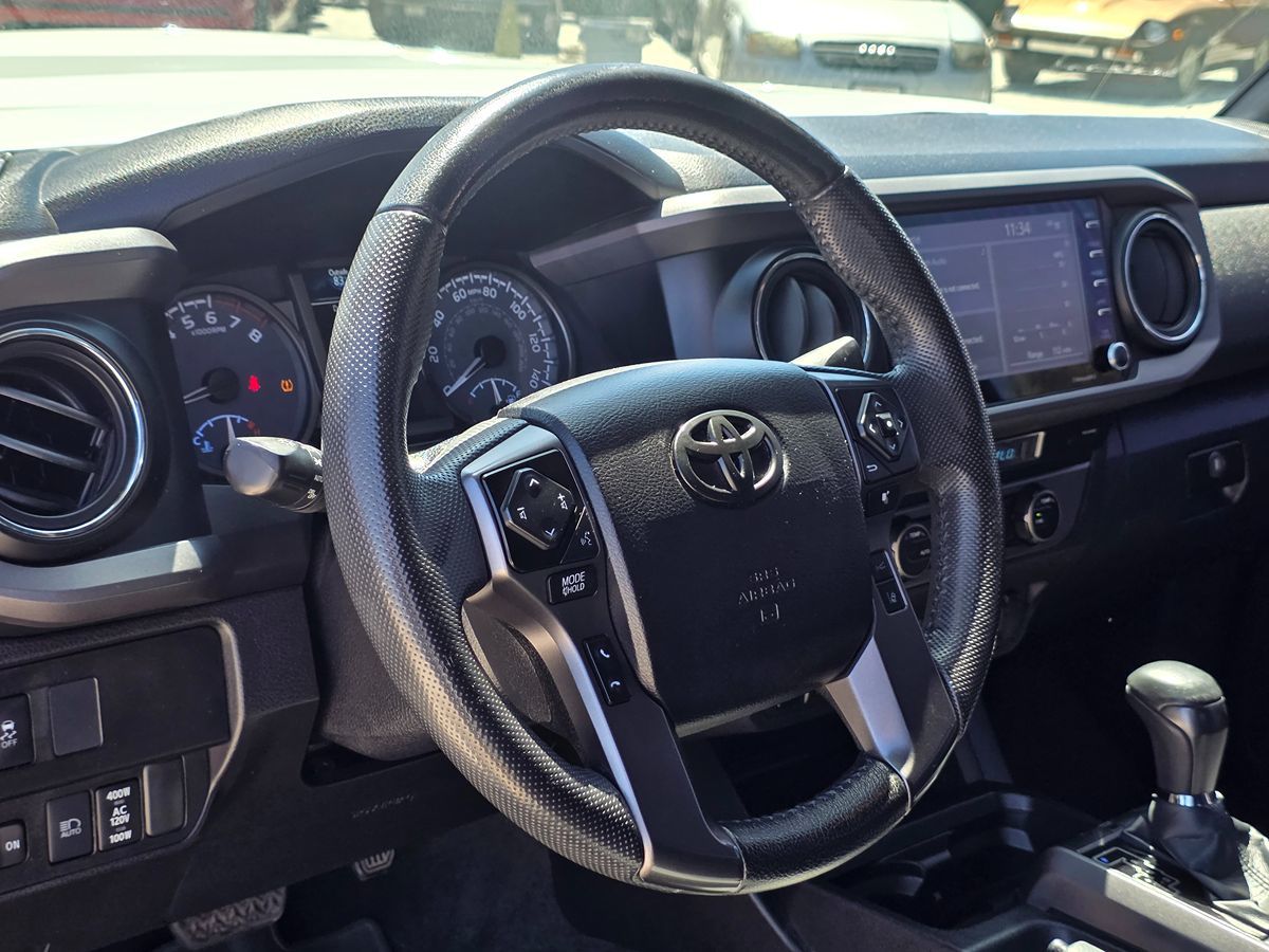 Toyota Tacoma photo 17