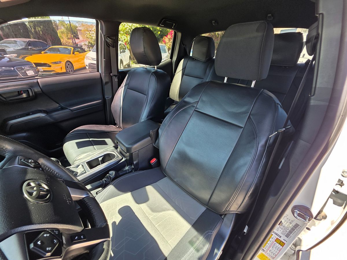 Toyota Tacoma photo 19