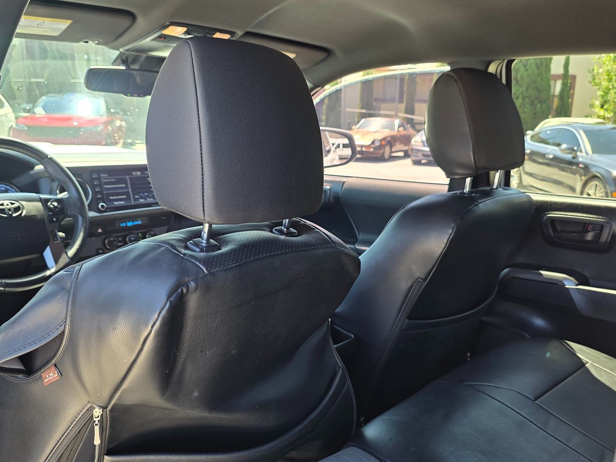Toyota Tacoma photo 22