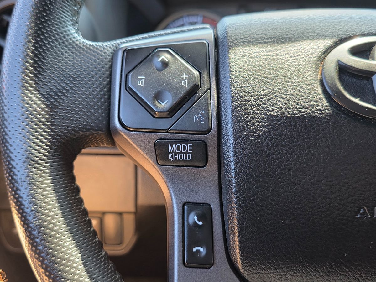 Toyota Tacoma photo 28