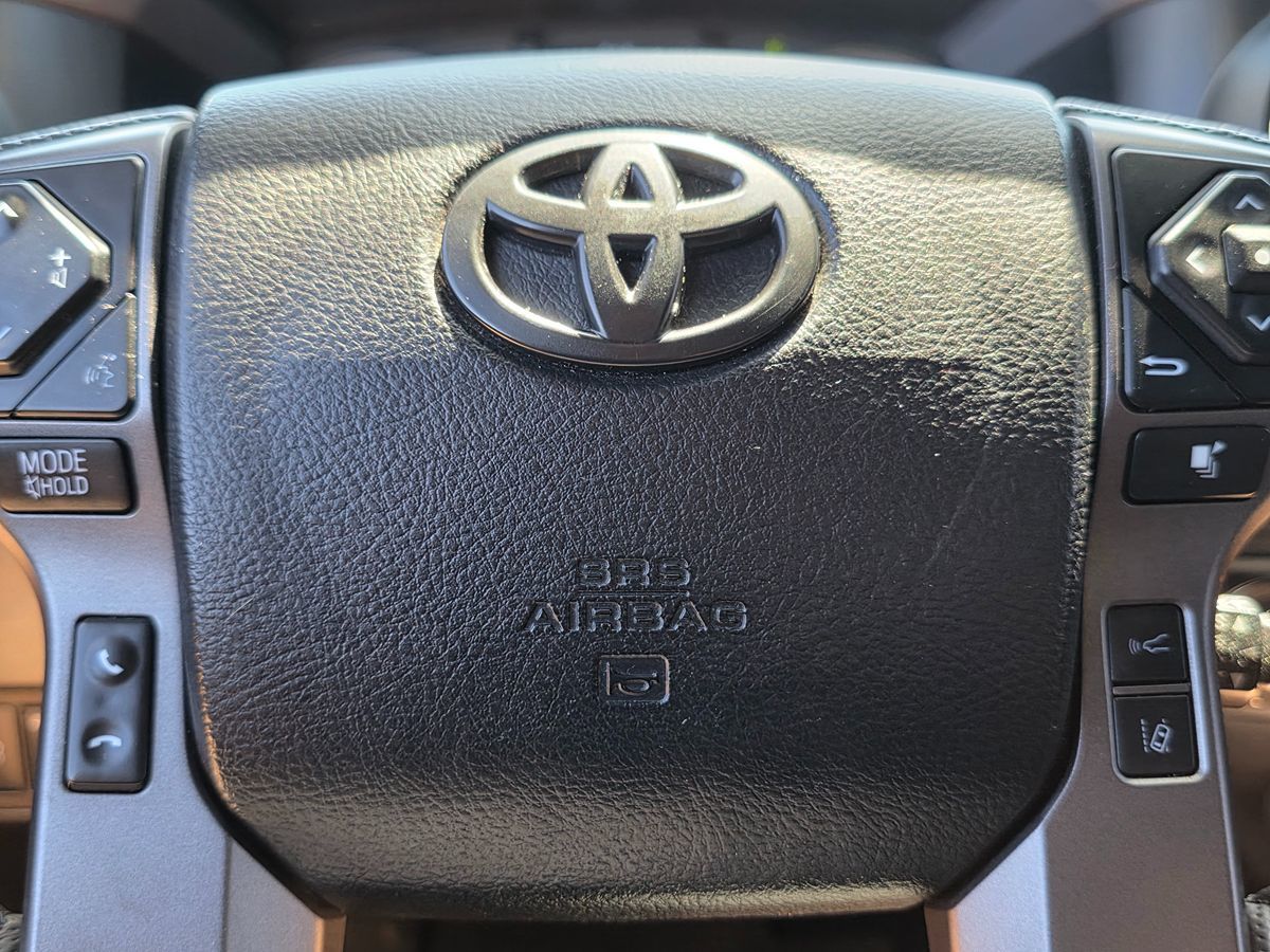 Toyota Tacoma photo 29