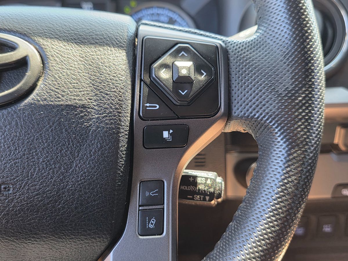 Toyota Tacoma photo 30