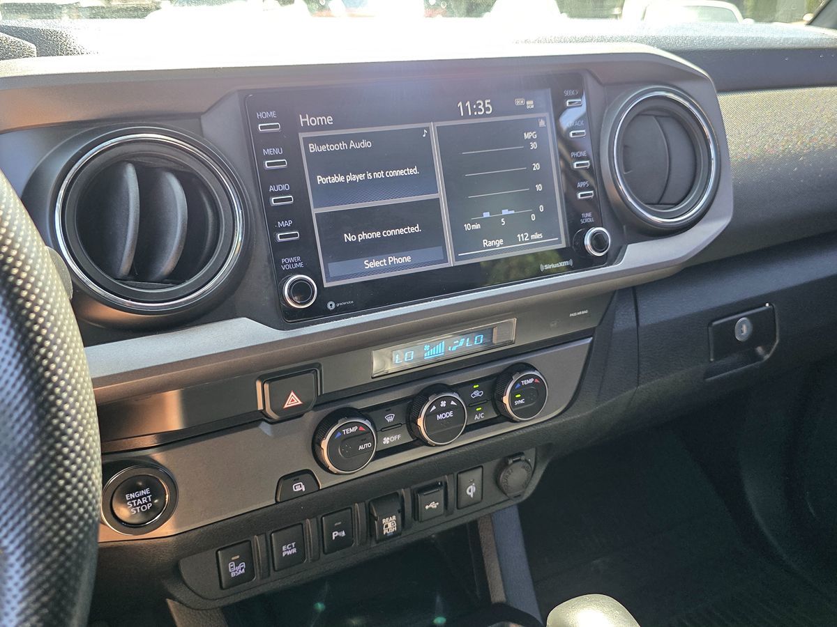Toyota Tacoma photo 31