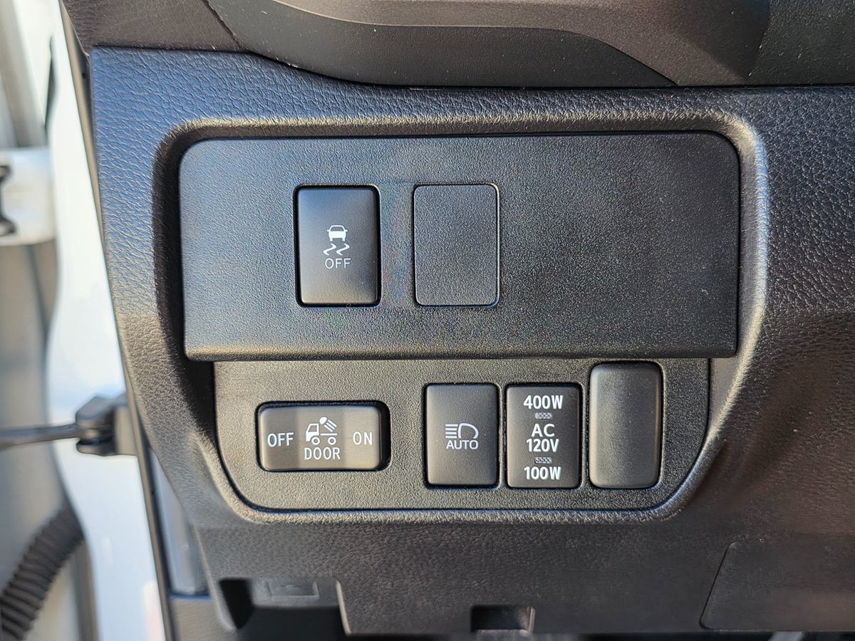Toyota Tacoma photo 46